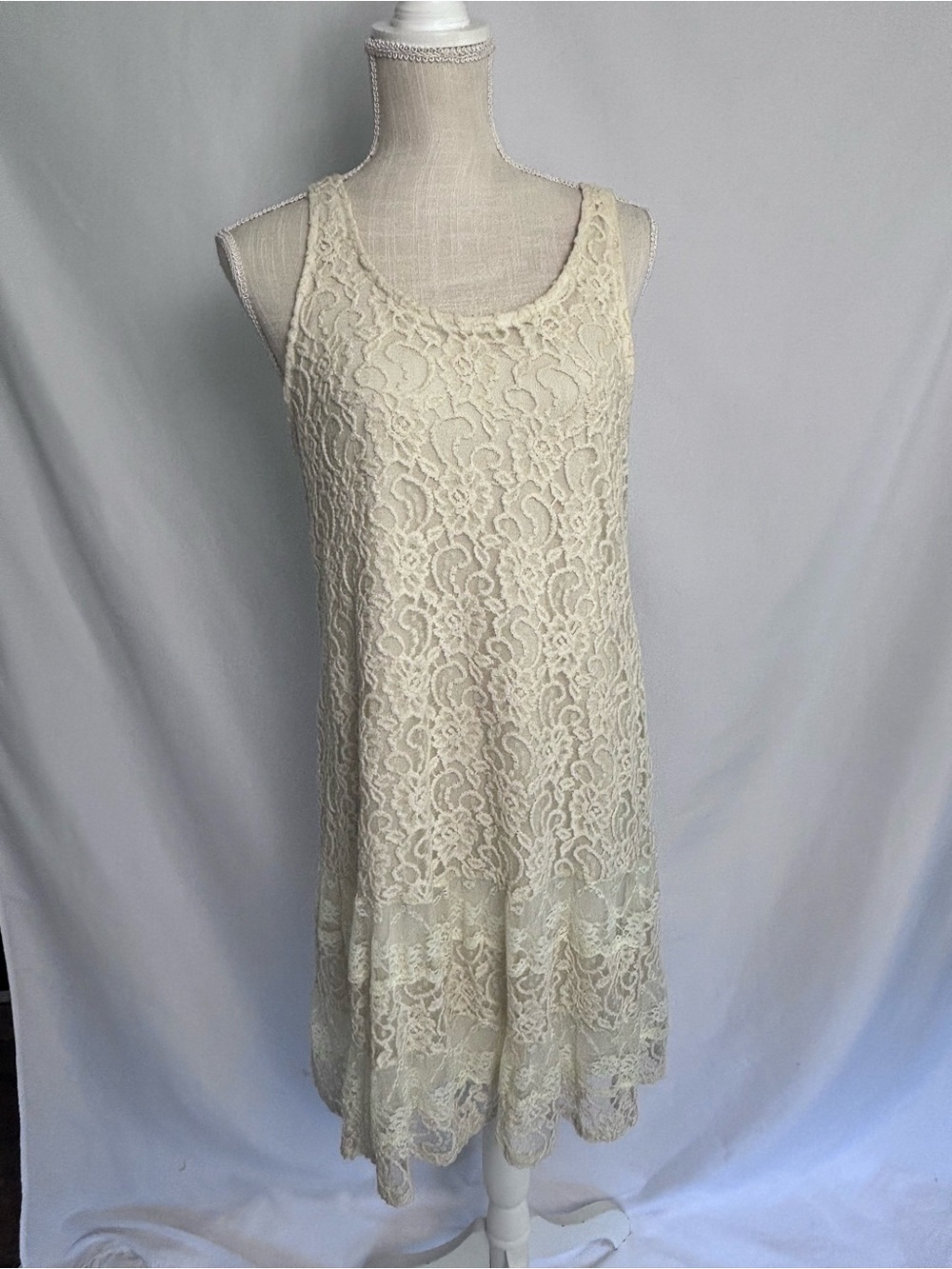 Cream Lace Sleeveless Midi Dress